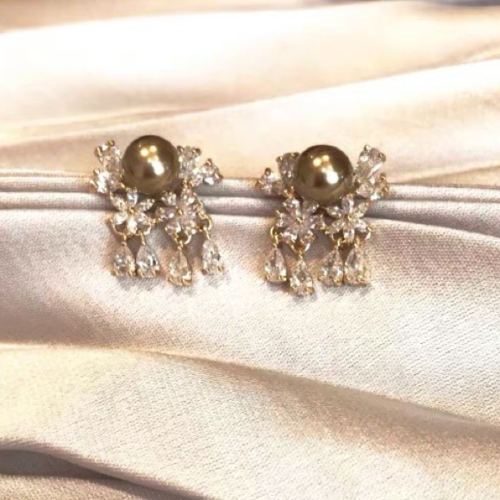 Pearl earrings